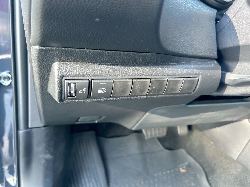 Used 2026 Toyota Corolla LE FWD image 13