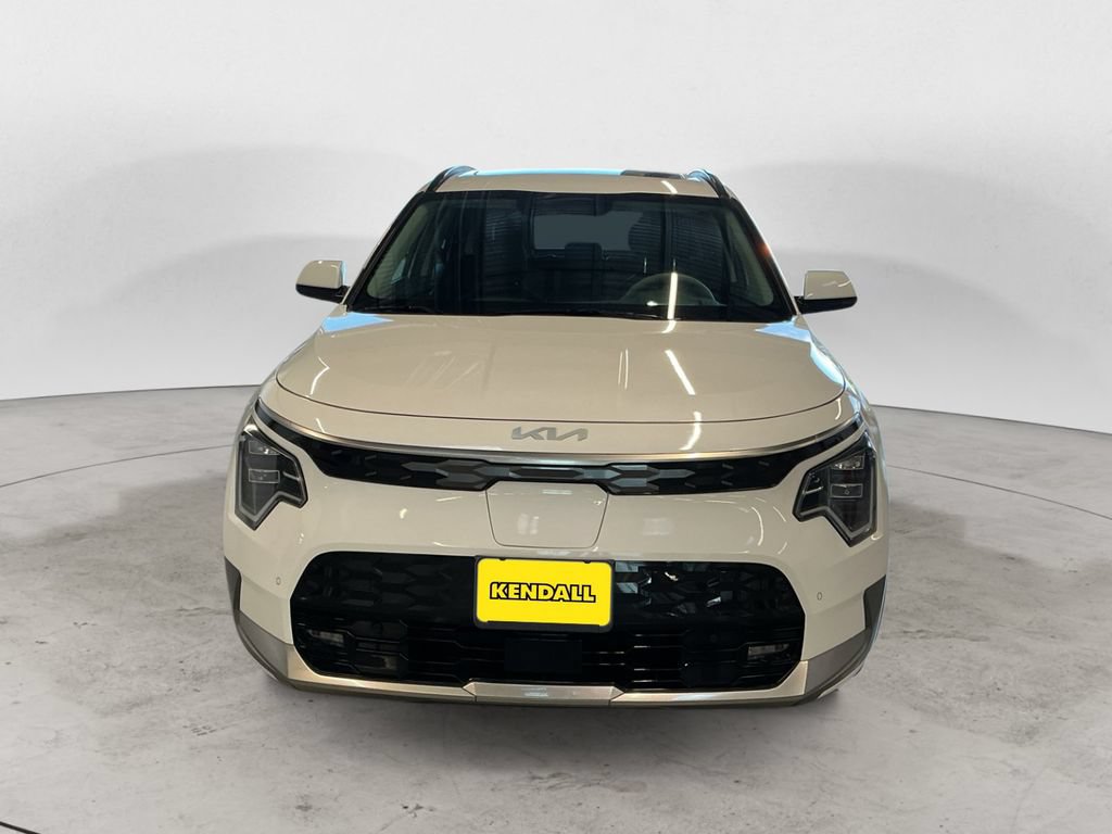 Used 2024 Kia Niro Wave w/ Wave Preserve Package FWD image 3