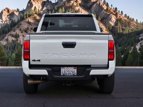 Used 2025 Toyota Tacoma SR5 AWD/4WD image 6