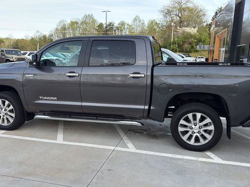 Used 2014 Toyota Tundra Limited w/ Limited Premium Package image 8