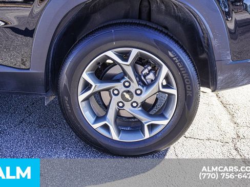 Used 2025 Chevrolet Trax LT w/ LT Convenience Package image 15