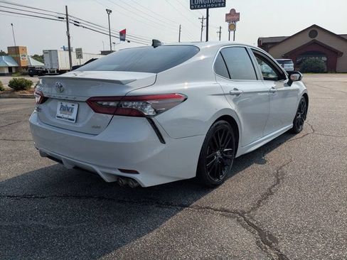 Used 2023 Toyota Camry XSE FWD image 6