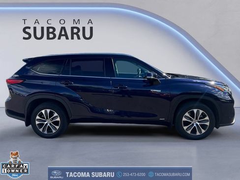 Used 2021 Toyota Highlander XLE AWD/4WD image 6