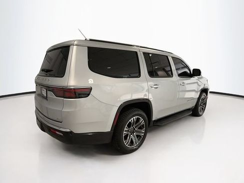 Used 2022 Jeep Wagoneer Series III AWD/4WD image 7