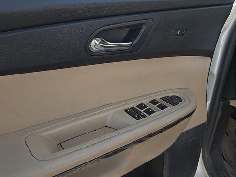 Used 2011 GMC Acadia Denali image 17