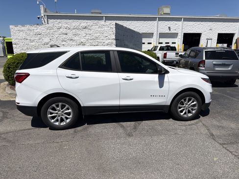 Used 2021 Chevrolet Equinox LS FWD image 11