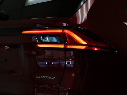 Used 2024 Toyota Grand Highlander Limited image 88