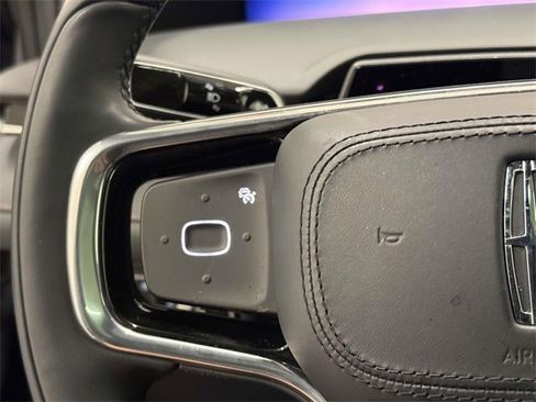 Used 2025 Lincoln Nautilus Reserve image 33