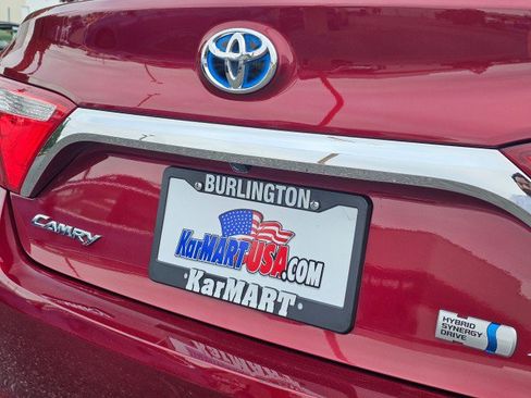 Used 2015 Toyota Camry XLE w/ Moonroof Package FWD image 16