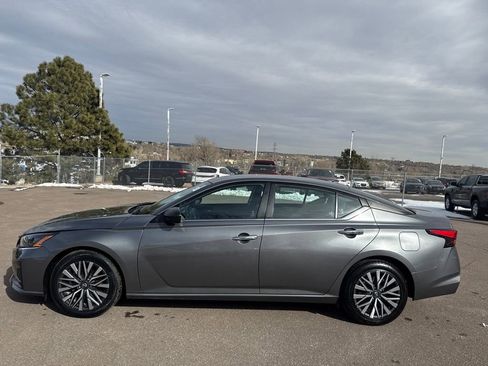Used 2024 Nissan Altima 2.5 SV FWD image 4