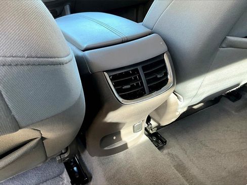 Used 2020 Chevrolet Malibu LT image 33