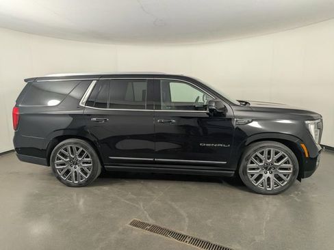 Used 2025 GMC Yukon Denali Ultimate image 8