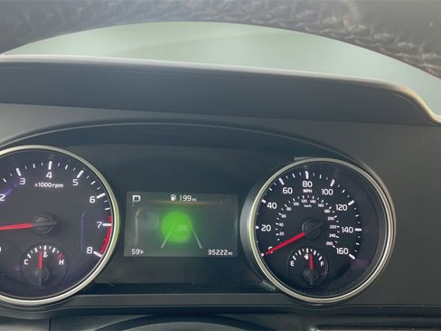 Used 2024 Kia Carnival LX image 19