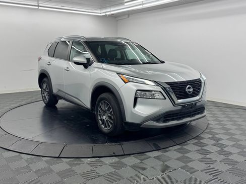 Used 2022 Nissan Rogue SV w/ SV Premium Package AWD/4WD image 4