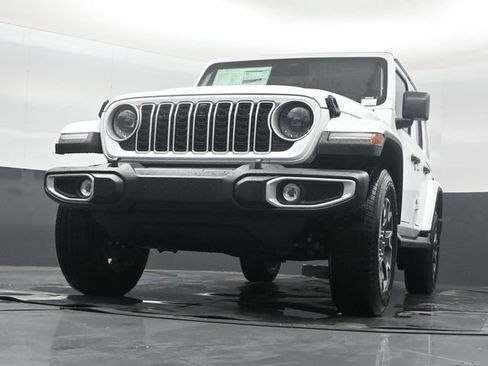 New 2026 Jeep Wrangler Sahara AWD/4WD image 43