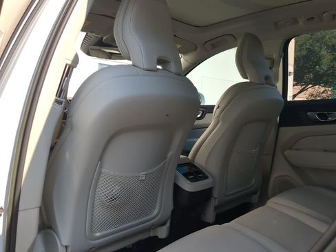 Used 2023 Volvo XC60 B5 Ultimate w/ Protection Package Premier FWD image 19