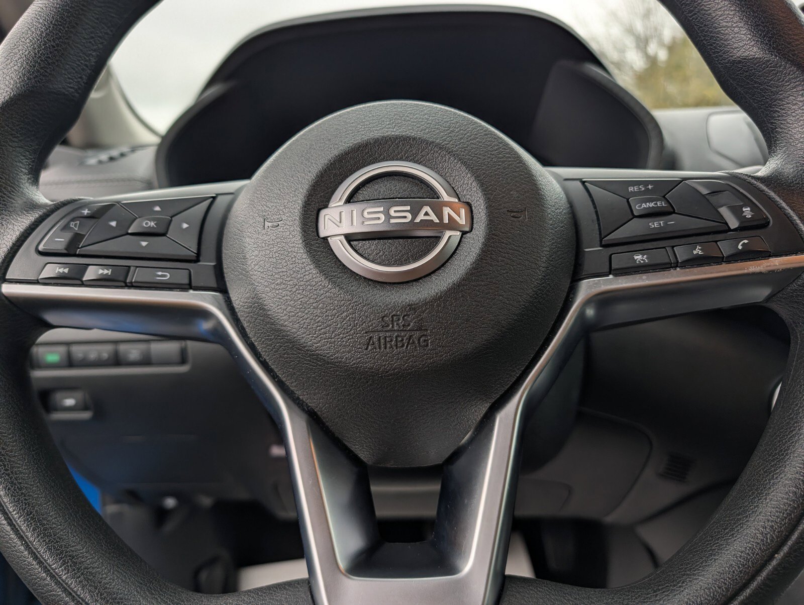 Used 2024 Nissan Sentra SV FWD image 28