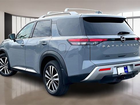 Used 2024 Nissan Pathfinder Platinum w/ Cargo Package image 4