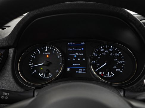 Used 2019 Nissan Rogue SV AWD/4WD image 26