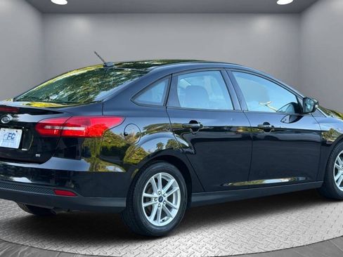 Used 2016 Ford Focus SE FWD image 5
