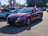 Used 2024 Nissan Altima 2.5 SV image 2
