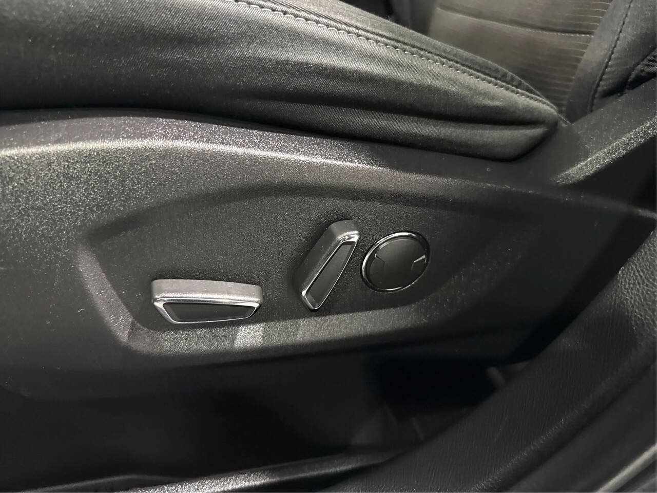 Used 2019 Ford Edge SEL w/ Cargo Accessory Package AWD/4WD image 19