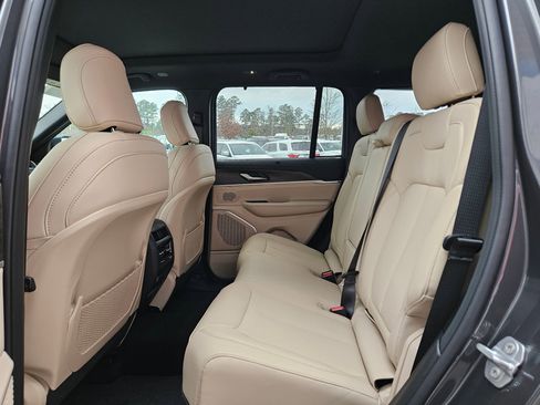 New 2025 Jeep Grand Cherokee Limited w/ Luxury Tech Group II image 23