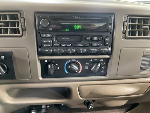 Used 2000 Ford F250 Lariat image 30