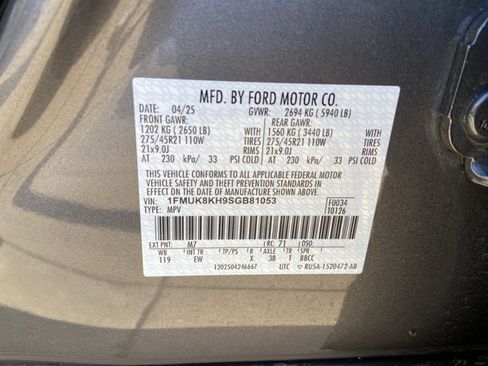 Used 2025 Ford Explorer ST-Line w/ ST-Line Street Pack AWD/4WD image 36