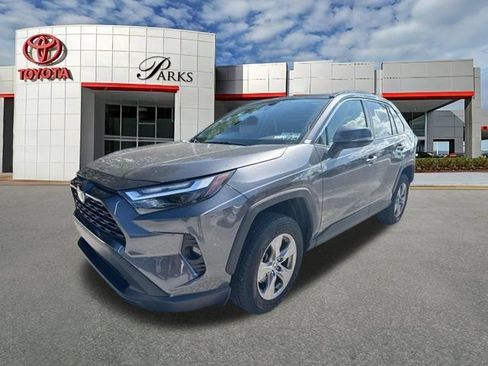 Used 2024 Toyota RAV4 XLE w/ Convenience Package FWD image 1