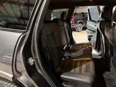 Used 2018 Jeep Grand Cherokee Altitude AWD/4WD image 23