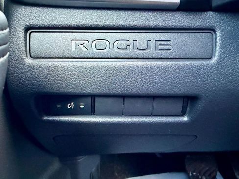 Used 2022 Nissan Rogue S image 18