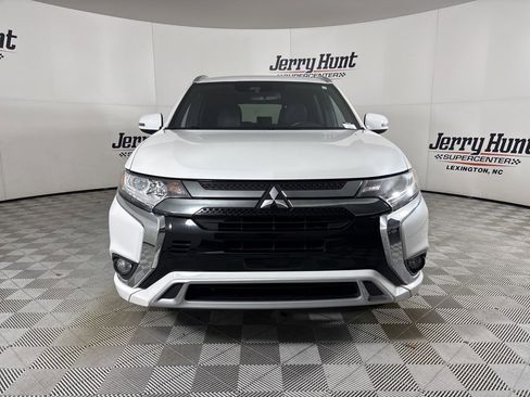 Used 2020 Mitsubishi Outlander SEL image 2