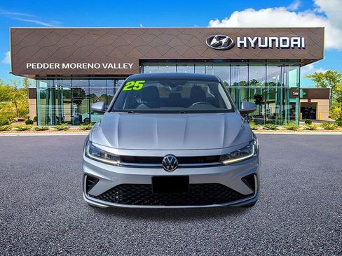 Used 2025 Volkswagen Jetta SE FWD image 9