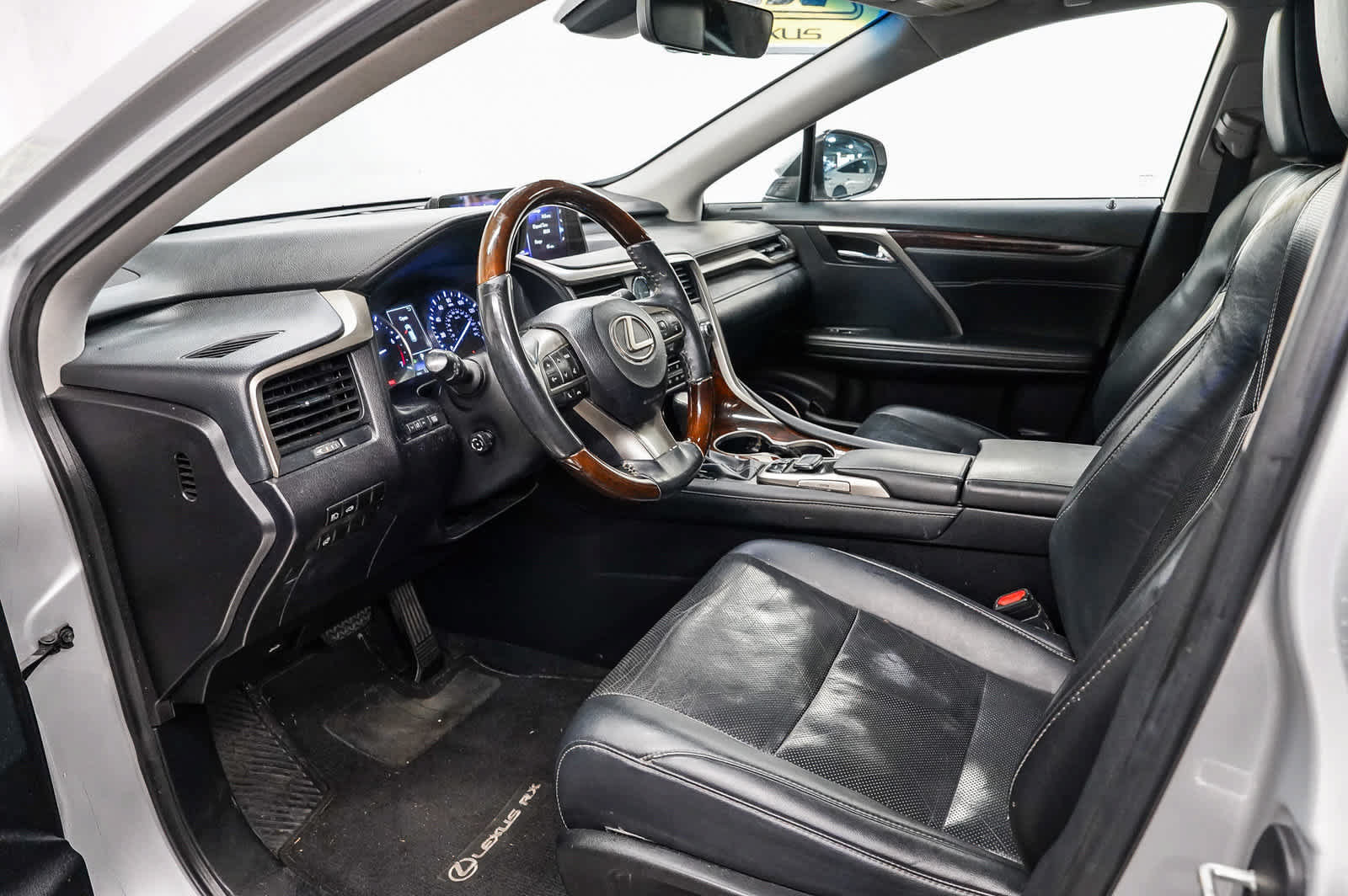 Used 2019 Lexus RX 350 FWD w/ Navigation Package image 18