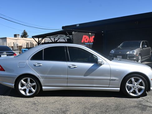 Used 2007 Mercedes-Benz C 230 Sedan image 20