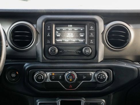 Used 2018 Jeep Wrangler Unlimited Sport image 10