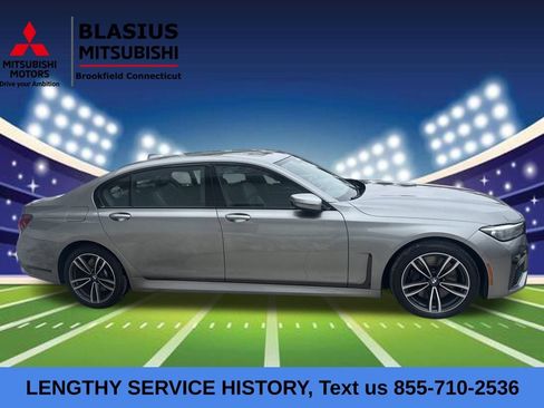 Used 2021 BMW 750i xDrive w/ Executive Package image 3