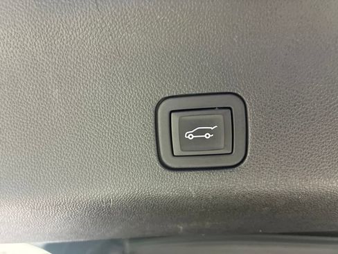 Used 2024 Chevrolet Tahoe LT AWD/4WD image 41