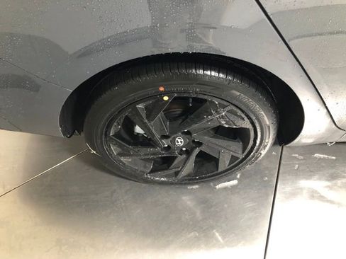 New 2026 Hyundai Elantra SEL Sport Premium FWD image 9