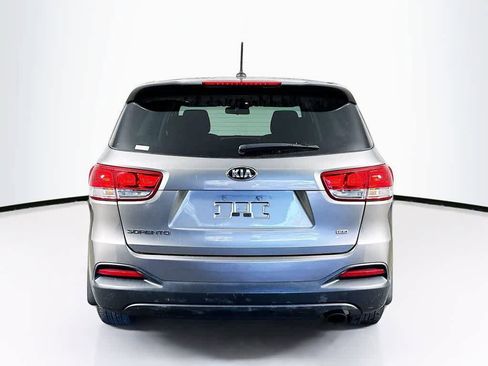 Used 2016 Kia Sorento L image 5