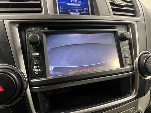 Used 2013 Toyota Highlander Plus image 40