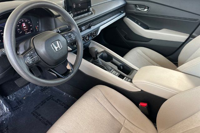 Certified 2025 Honda Accord SE image 10
