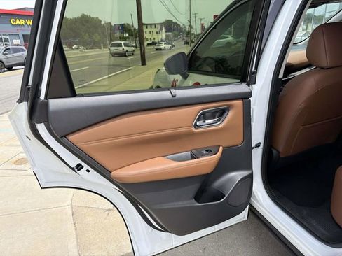 New 2026 Nissan Rogue Platinum w/ Platinum Premium Package AWD/4WD image 13