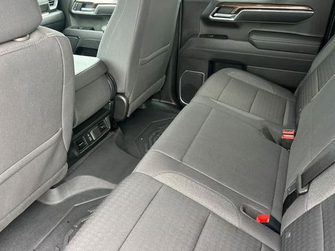 Used 2025 Chevrolet Silverado 1500 LT image 4