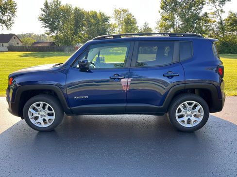 Used 2017 Jeep Renegade Latitude AWD/4WD image 9