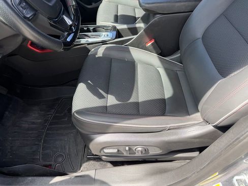 Used 2021 Chevrolet TrailBlazer RS w/ Technology Package FWD image 23