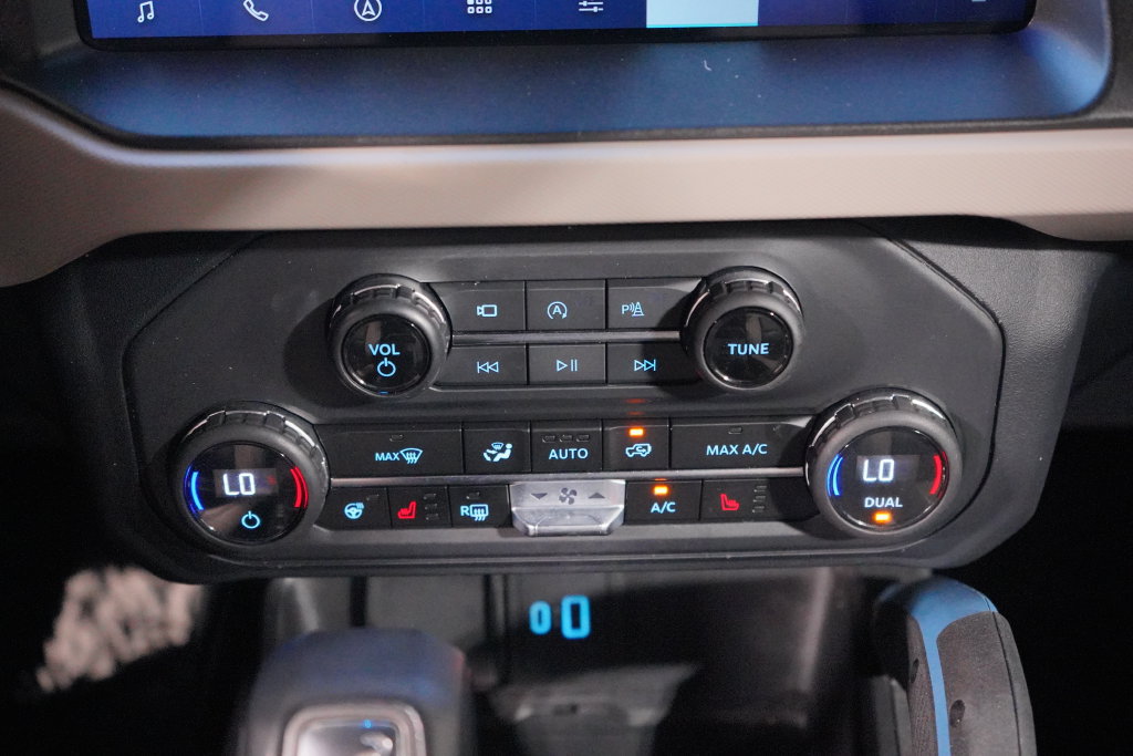 Used 2023 Ford Bronco Wildtrak AWD/4WD image 18