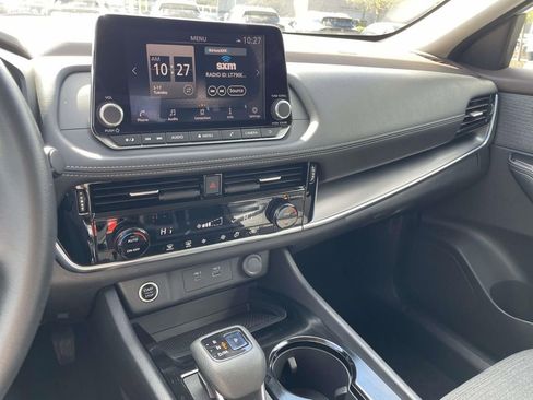 Used 2022 Nissan Rogue SV image 29