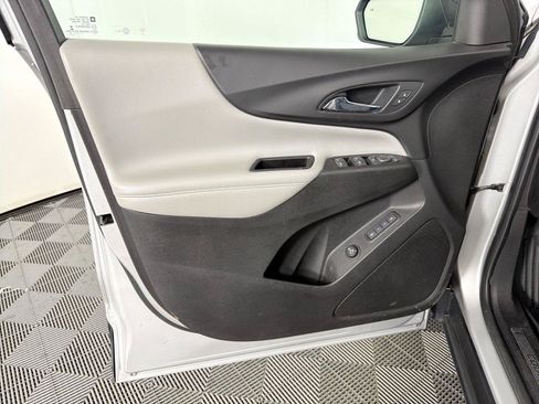 Used 2018 Chevrolet Equinox Premier FWD image 8